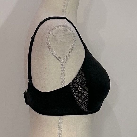 Victoria’s Secret Bra - Picture 4 of 5
